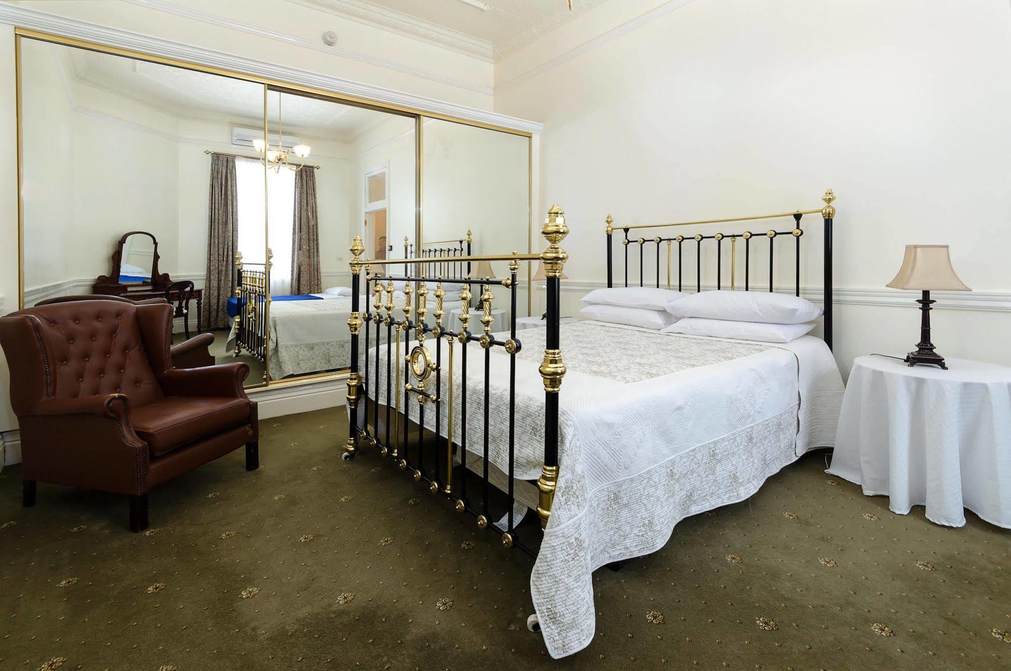 Criterion Warwick Hotel Buitenkant foto
