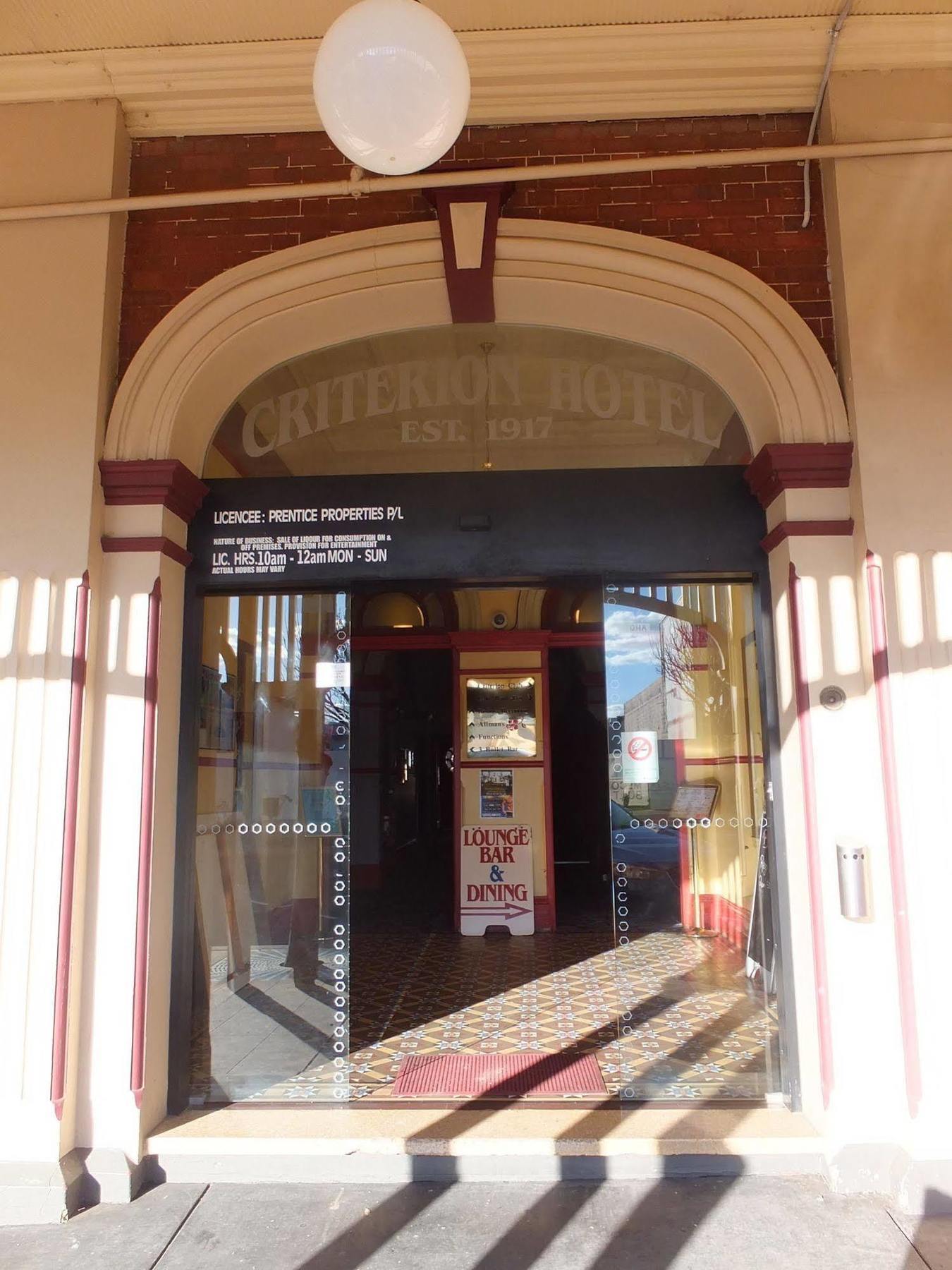 Criterion Warwick Hotel Buitenkant foto
